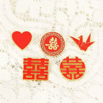 Hiina stiilis pin, pidulik pulm topelt õnne märk, pross, origami kraana armastus riided korsett, kingitus sõpradele 0